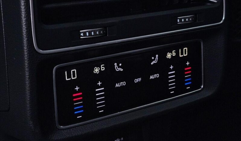 
AUDI RSQ8 Carbon Black full									