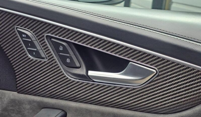 
AUDI RSQ8 Carbon Black full									