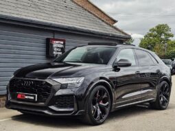 AUDI RSQ8 Carbon Black