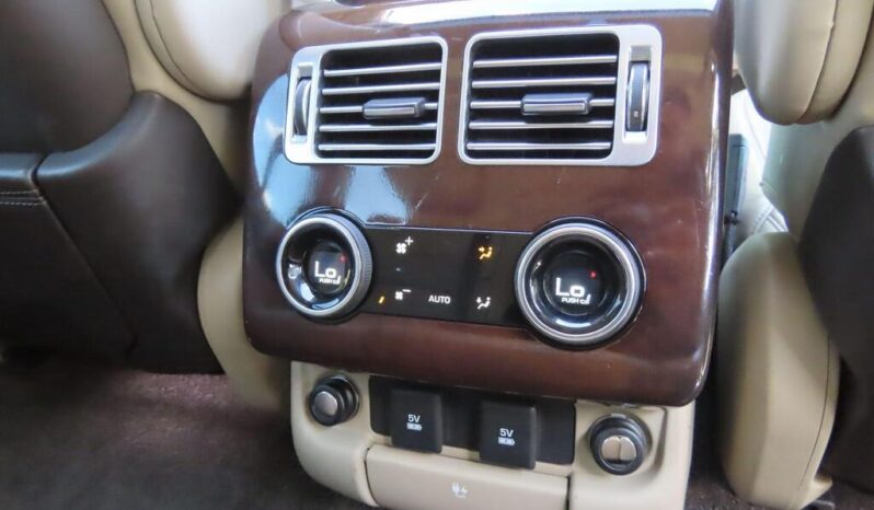 
Land Rover Range Rover 3.0 SD V6 Vogue Auto full									