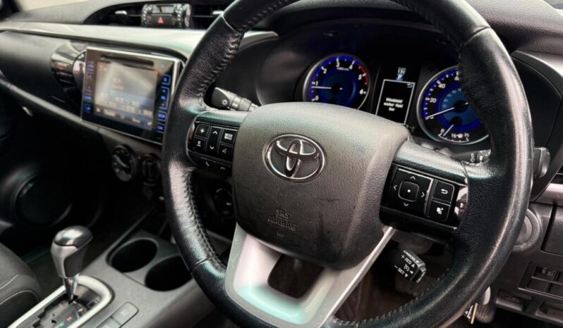 
Toyota Hilux 2.4 D-4D Icon Euro 6 (3.5t) full									