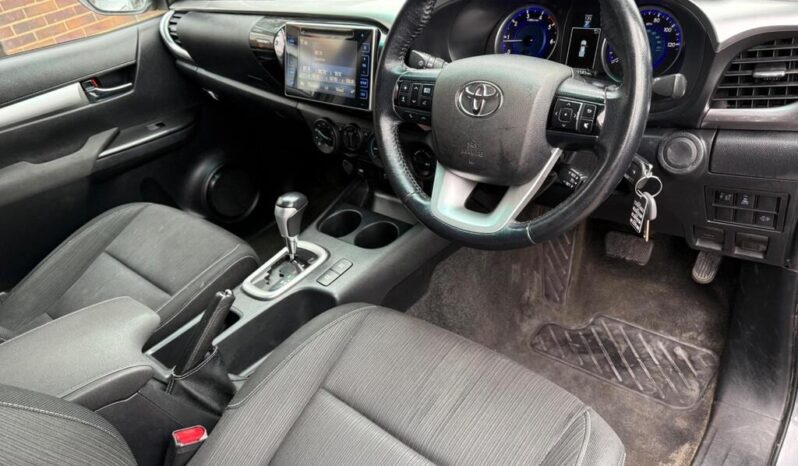 
Toyota Hilux 2.4 D-4D Icon Euro 6 (3.5t) full									