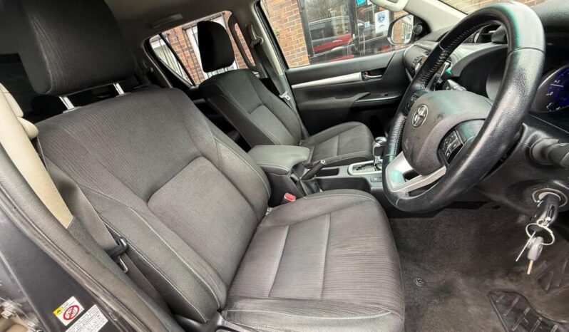 
Toyota Hilux 2.4 D-4D Icon Euro 6 (3.5t) full									