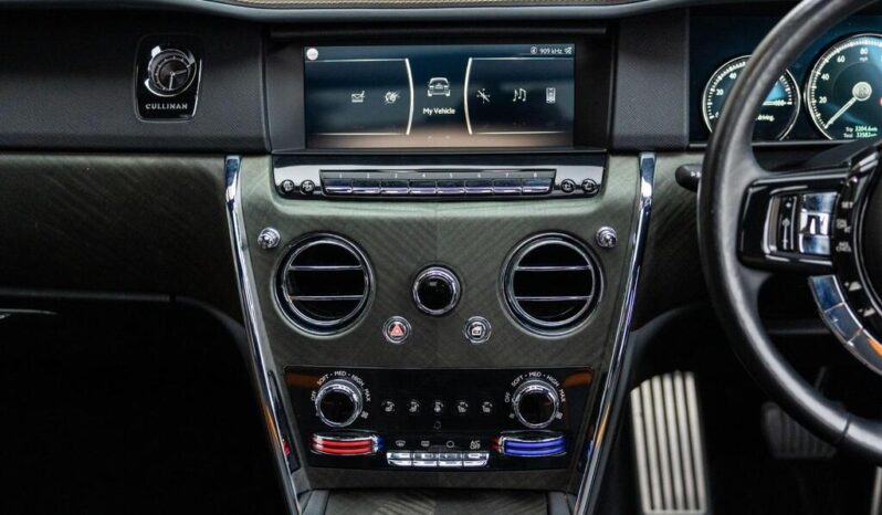 
Rolls-Royce Cullinan 6.75 V12 full									