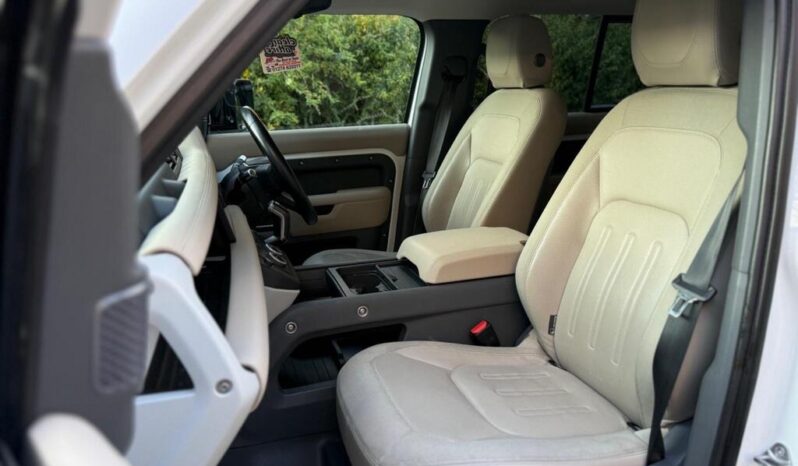 
Land Rover Defender 110 3.0 i6 MHEV SE full									