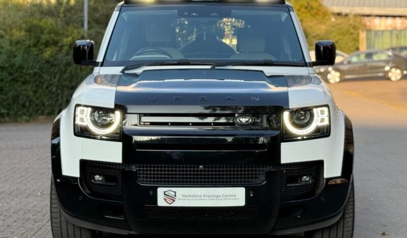 
Land Rover Defender 110 3.0 i6 MHEV SE full									