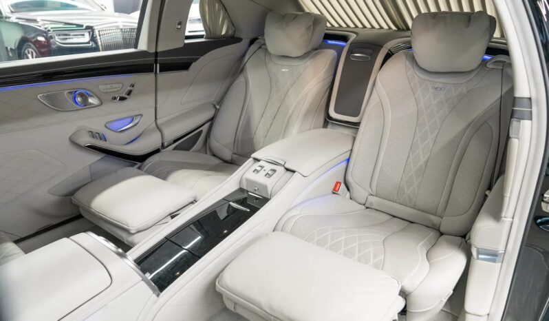 
Mercedes-Benz Maybach S600 Pullman full									