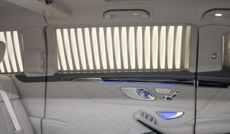 
Mercedes-Benz Maybach S600 Pullman full									