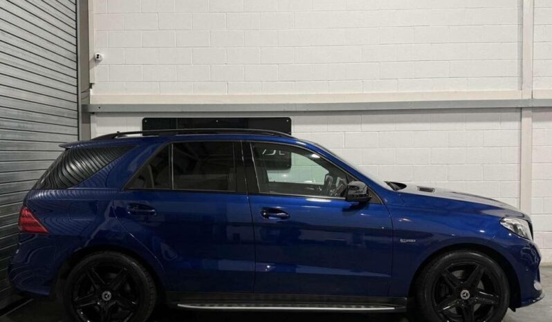 
Mercedes-Benz GLE 3.0 GLE43 V6 AMG Night Edition full									