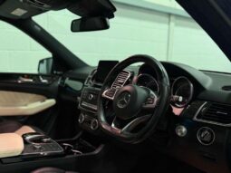 
Mercedes-Benz GLE 3.0 GLE43 V6 AMG Night Edition full									