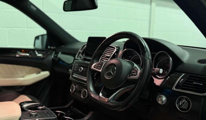 
Mercedes-Benz GLE 3.0 GLE43 V6 AMG Night Edition full									