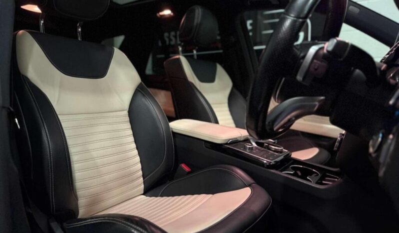 
Mercedes-Benz GLE 3.0 GLE43 V6 AMG Night Edition full									