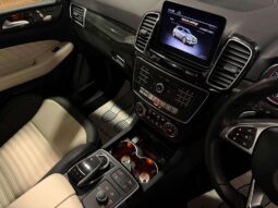 
Mercedes-Benz GLE 3.0 GLE43 V6 AMG Night Edition full									