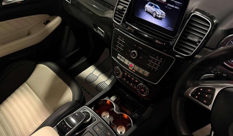 
Mercedes-Benz GLE 3.0 GLE43 V6 AMG Night Edition full									