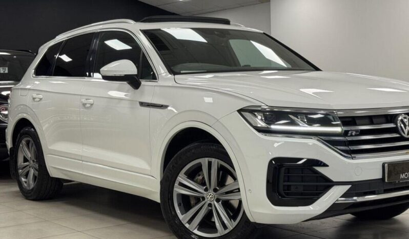 
Volkswagen Touareg 3.0 TDI V6 R-Line Tiptronic 4Motion full									