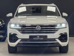 
Volkswagen Touareg 3.0 TDI V6 R-Line Tiptronic 4Motion full									