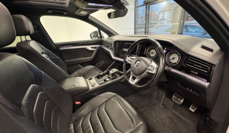 
Volkswagen Touareg 3.0 TDI V6 R-Line Tiptronic 4Motion full									