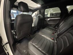 
Volkswagen Touareg 3.0 TDI V6 R-Line Tiptronic 4Motion full									