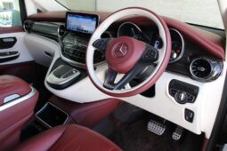 
Mercedes-Benz V-Class  2021 2.0 V300d Sport G-Tronic full									