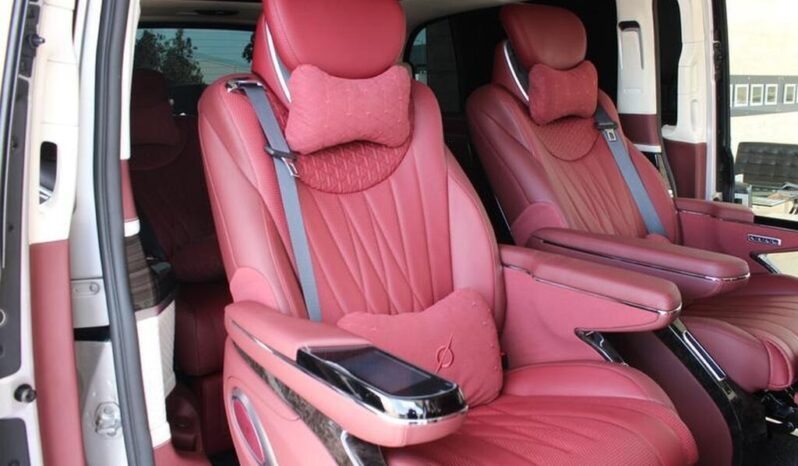 
Mercedes-Benz V-Class  2021 2.0 V300d Sport G-Tronic full									