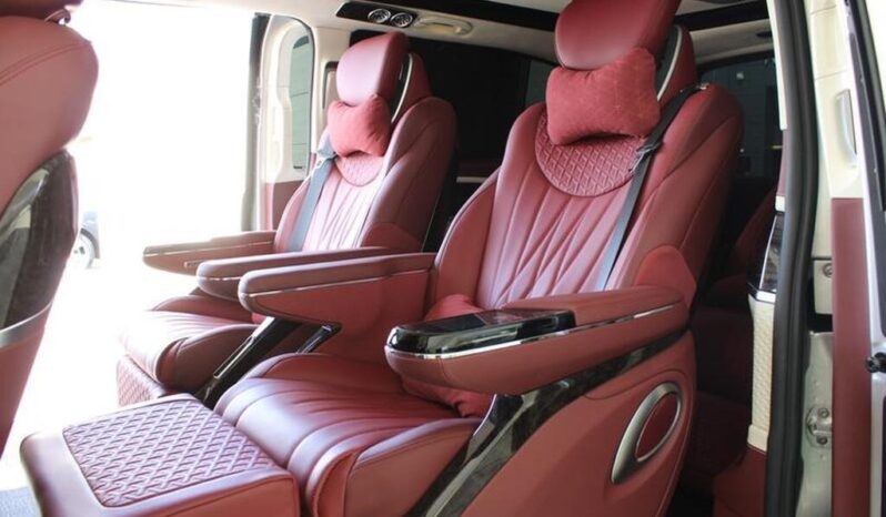 
Mercedes-Benz V-Class  2021 2.0 V300d Sport G-Tronic full									