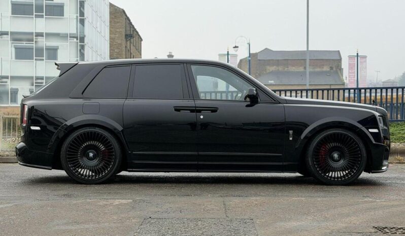 
Rolls-Royce Cullinan 2020 6.75 V12 Black Badge full									