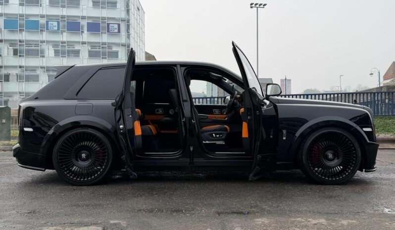 
Rolls-Royce Cullinan 2020 6.75 V12 Black Badge full									