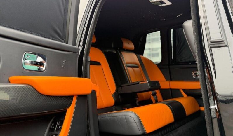 
Rolls-Royce Cullinan 2020 6.75 V12 Black Badge full									