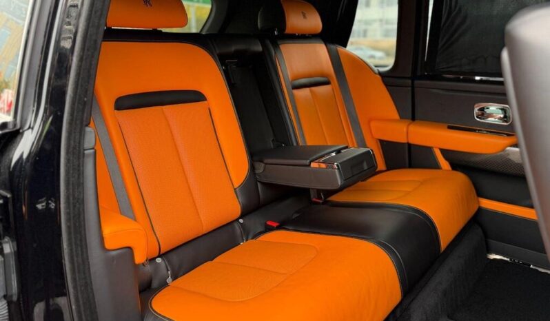 
Rolls-Royce Cullinan 2020 6.75 V12 Black Badge full									