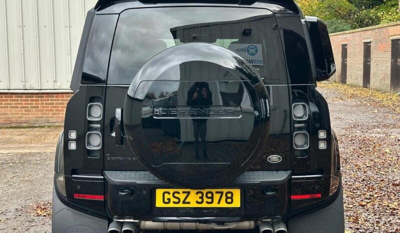 
Land Rover Defender 2022 110 P525 V8 full									