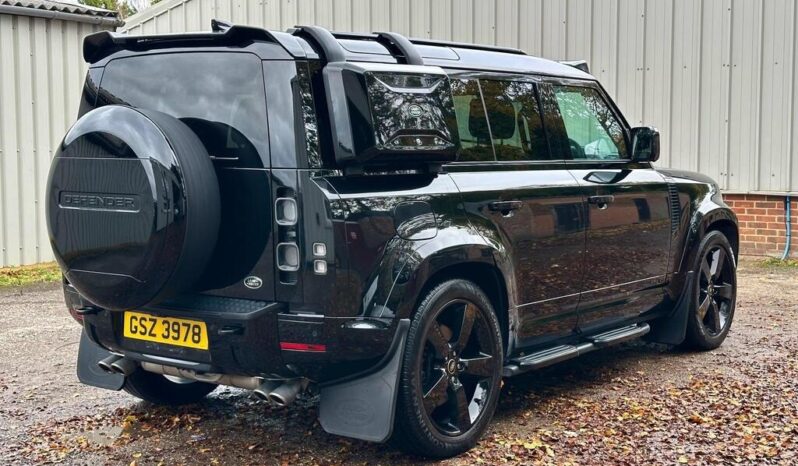 
Land Rover Defender 2022 110 P525 V8 full									