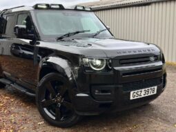 
Land Rover Defender 2022 110 P525 V8 full									