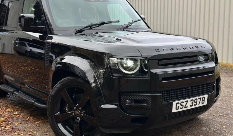 
Land Rover Defender 2022 110 P525 V8 full									