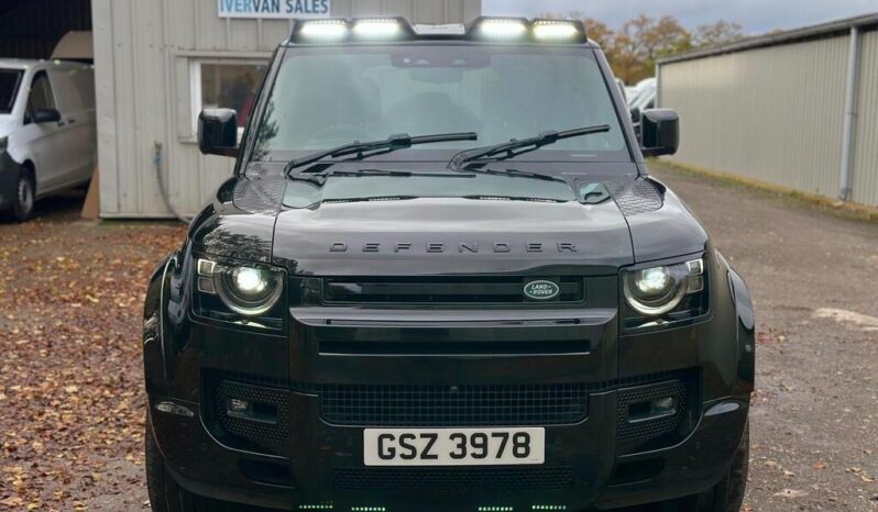 
Land Rover Defender 2022 110 P525 V8 full									