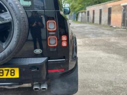 
Land Rover Defender 2022 110 P525 V8 full									