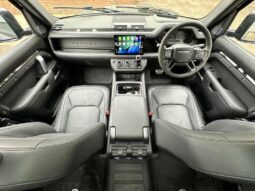 
Land Rover Defender 2022 110 P525 V8 full									