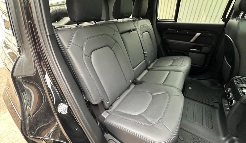 
Land Rover Defender 2022 110 P525 V8 full									