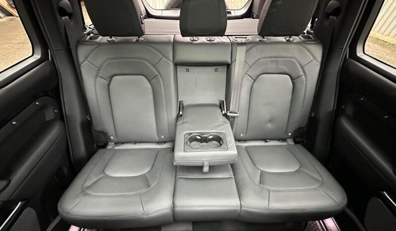 
Land Rover Defender 2022 110 P525 V8 full									