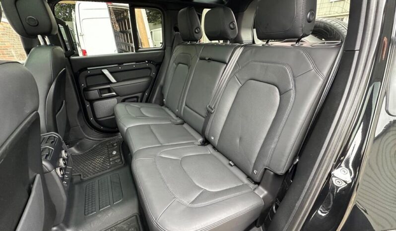 
Land Rover Defender 2022 110 P525 V8 full									