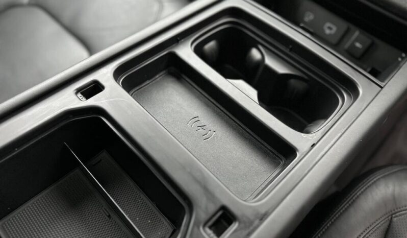 
Land Rover Defender 2022 110 P525 V8 full									