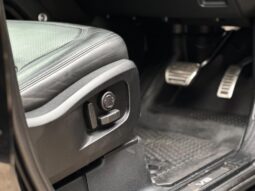 
Land Rover Defender 2022 110 P525 V8 full									