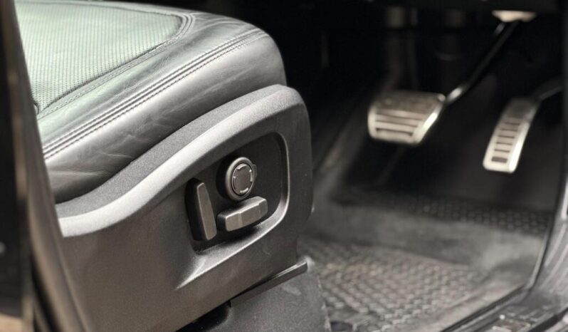 
Land Rover Defender 2022 110 P525 V8 full									