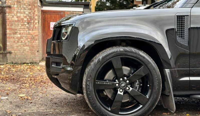 
Land Rover Defender 2022 110 P525 V8 full									