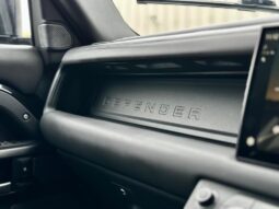 
Land Rover Defender 2022 110 P525 V8 full									