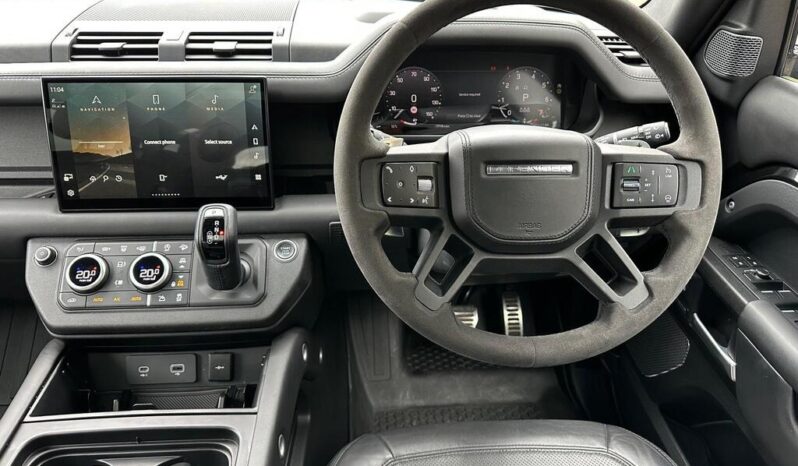 
Land Rover Defender 2022 110 P525 V8 full									