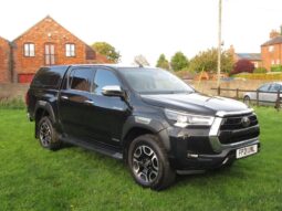 
Toyota Hilux 2.8 D-4D Invincible full									