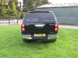 
Toyota Hilux 2.8 D-4D Invincible full									