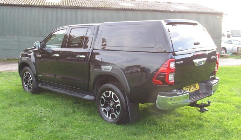 
Toyota Hilux 2.8 D-4D Invincible full									