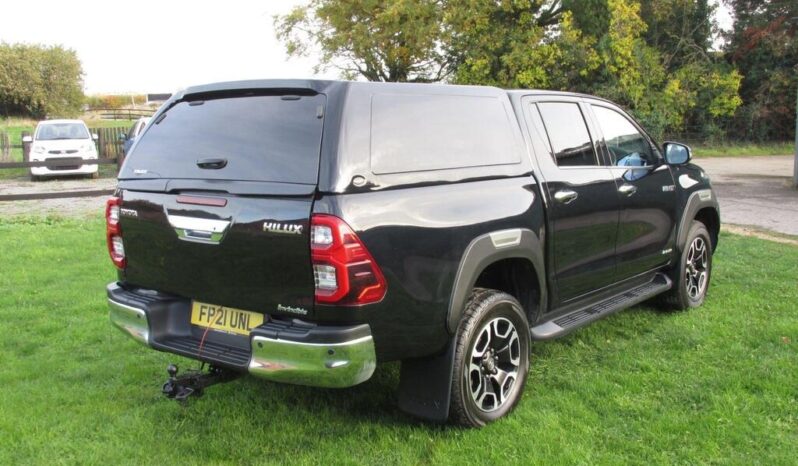 
Toyota Hilux 2.8 D-4D Invincible full									