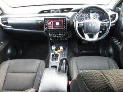 
Toyota Hilux 2.8 D-4D Invincible full									